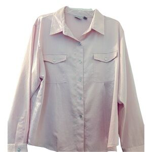 CHICO'S top, satin feel, light pink, size Chico's 3, button down, front pockets